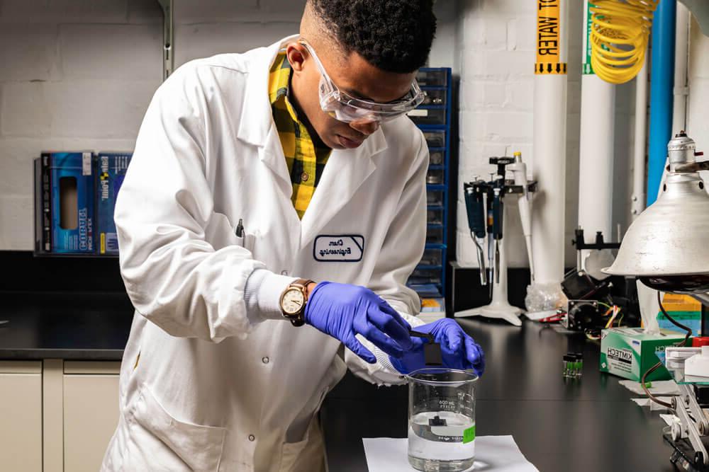 Student researcher working in one of the labs at the University of Rochester.